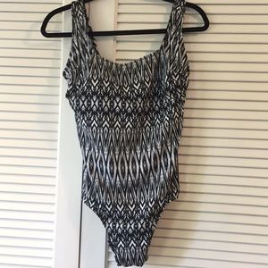 NWT Chico’s Tahoe U Back Tank Swimsuit Ikat 14